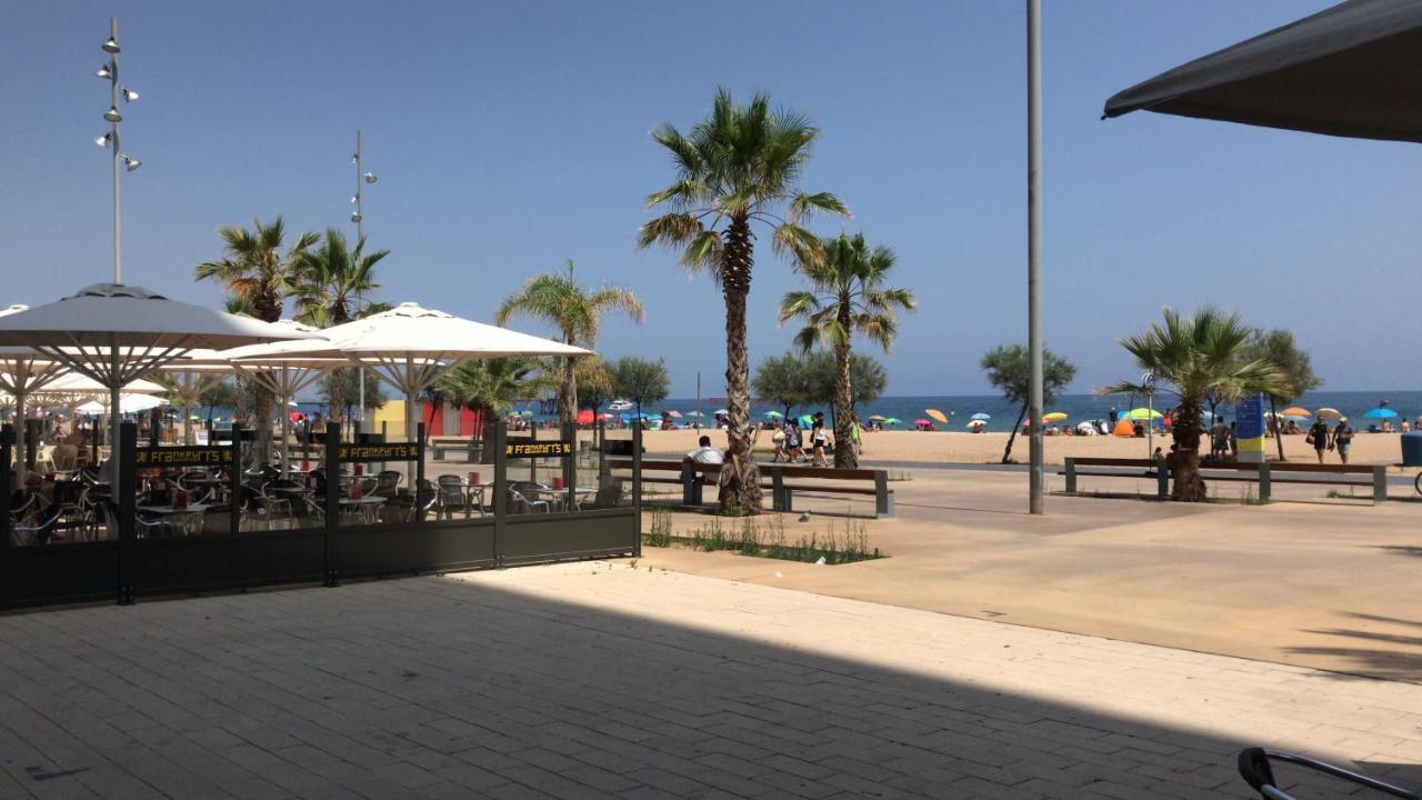 Hospedaje Dado De Baja Badalona Esterno foto