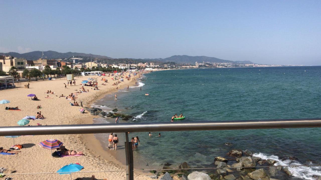 Hospedaje Dado De Baja Badalona Esterno foto