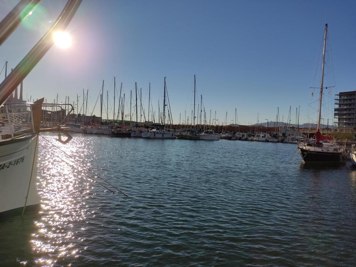 Hospedaje Dado De Baja Badalona Esterno foto