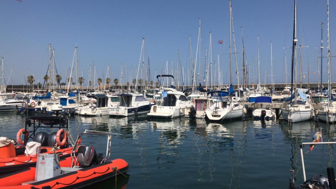 Hospedaje Dado De Baja Badalona Esterno foto