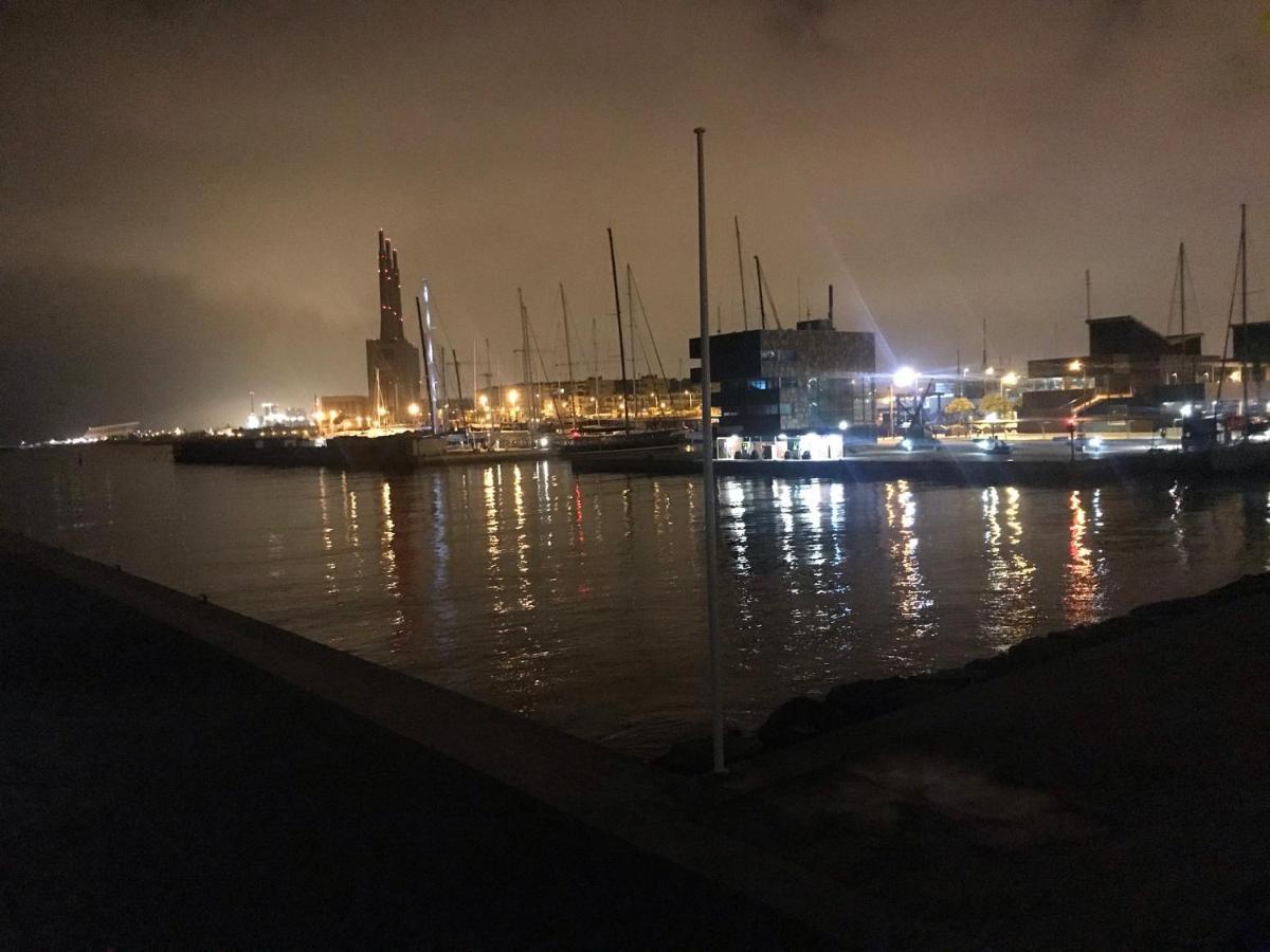 Hospedaje Dado De Baja Badalona Esterno foto