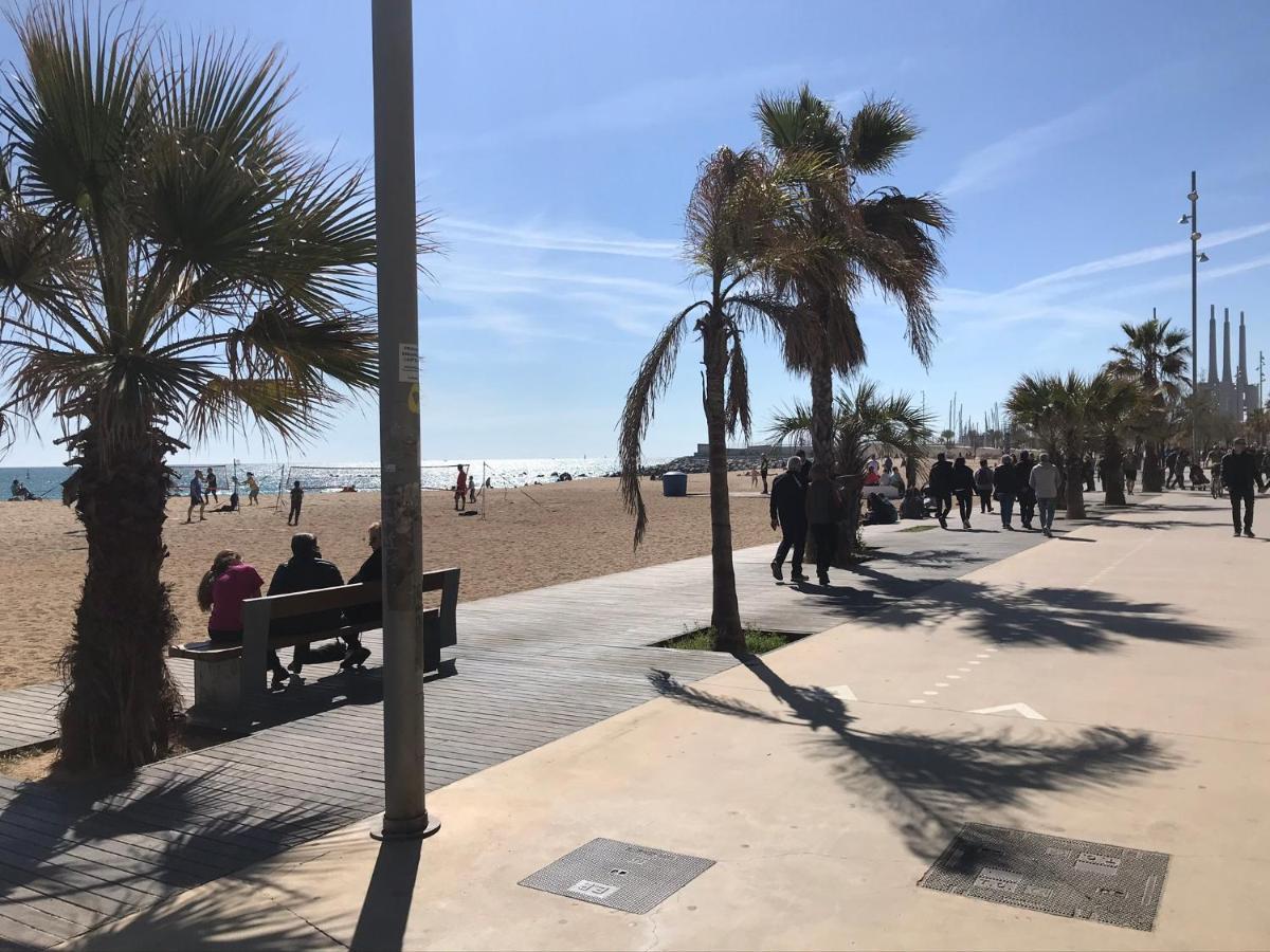Hospedaje Dado De Baja Badalona Esterno foto