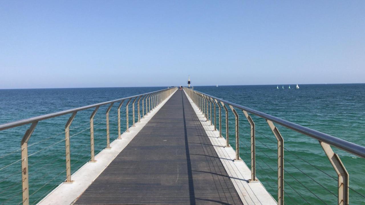 Hospedaje Dado De Baja Badalona Esterno foto
