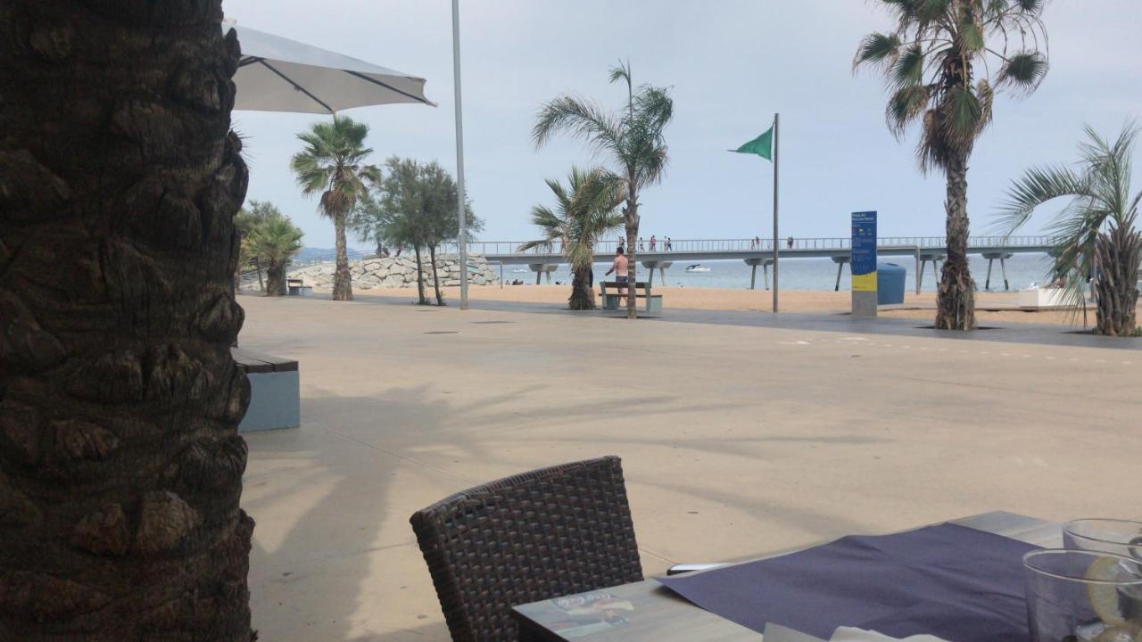 Hospedaje Dado De Baja Badalona Esterno foto