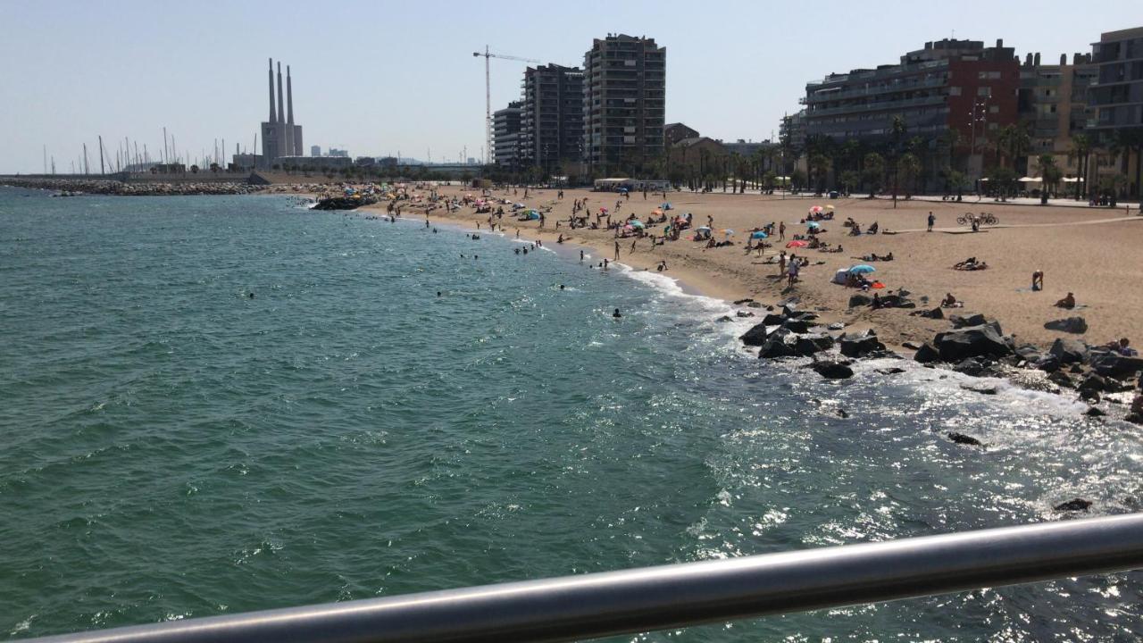 Hospedaje Dado De Baja Badalona Esterno foto