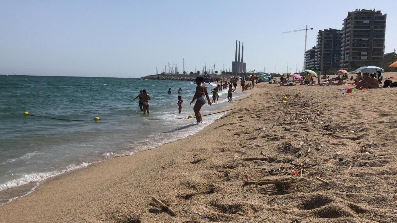 Hospedaje Dado De Baja Badalona Esterno foto