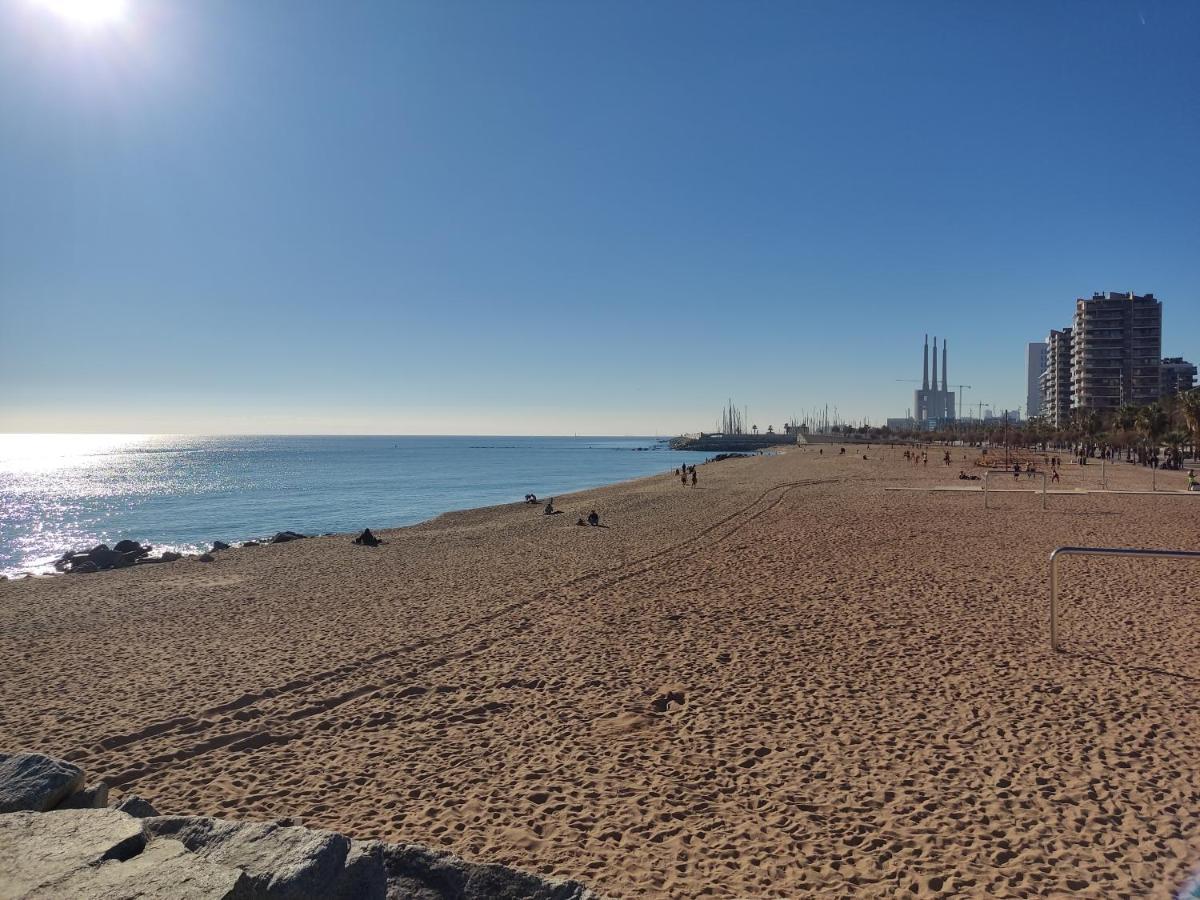 Hospedaje Dado De Baja Badalona Esterno foto